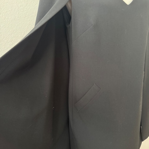 Trina Turk Shinrin Black V-Neck Cape Dress Women's Size 6 - Picture 3 of 11